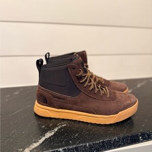 The North Face Men’s Larimer Mid Waterproof Boots